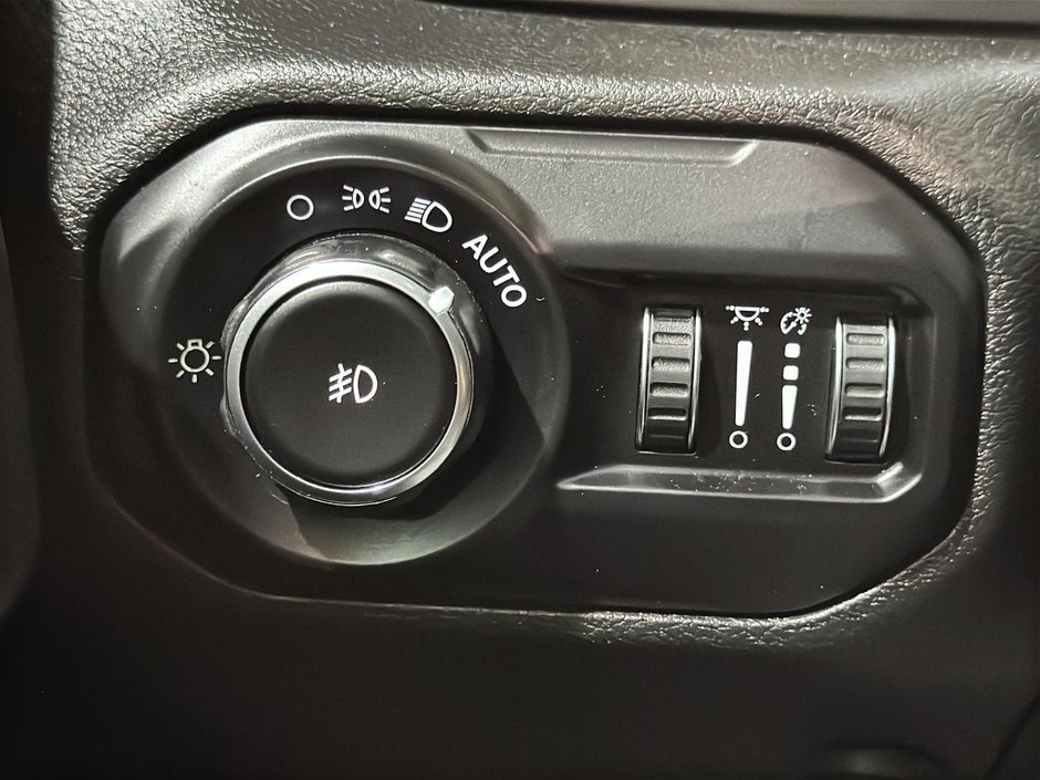 Jeep Wrangler WILLYS CAM BLUETOOTH TREUIL 2021-36