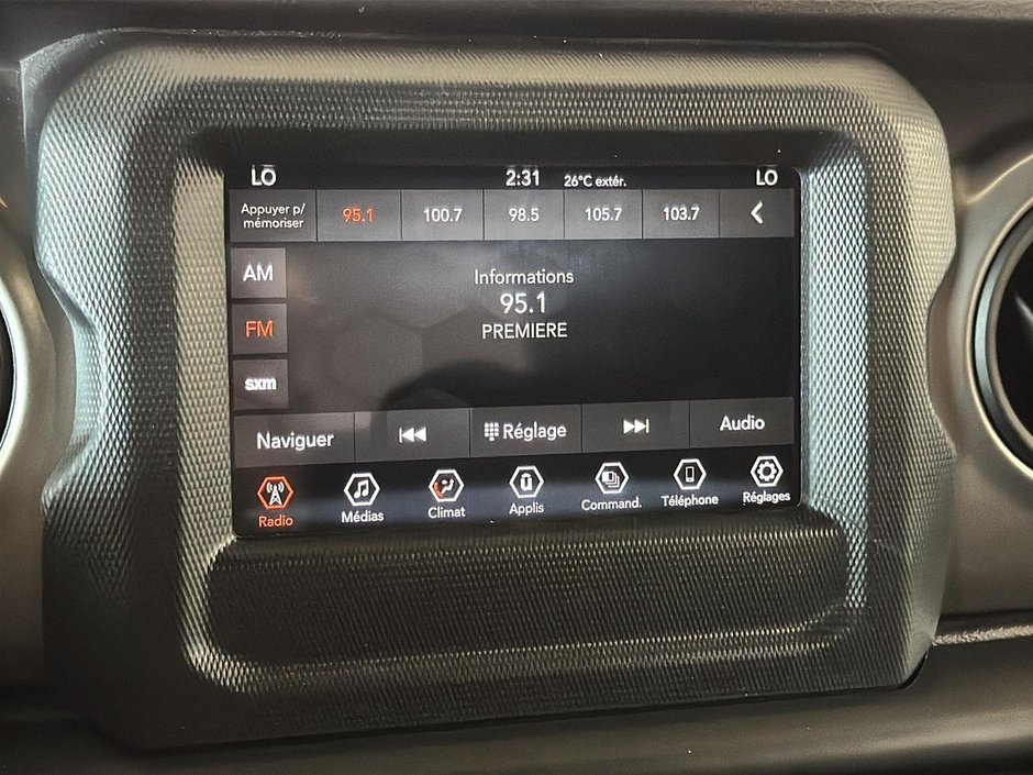 Jeep Wrangler WILLYS CAM BLUETOOTH TREUIL 2021-28