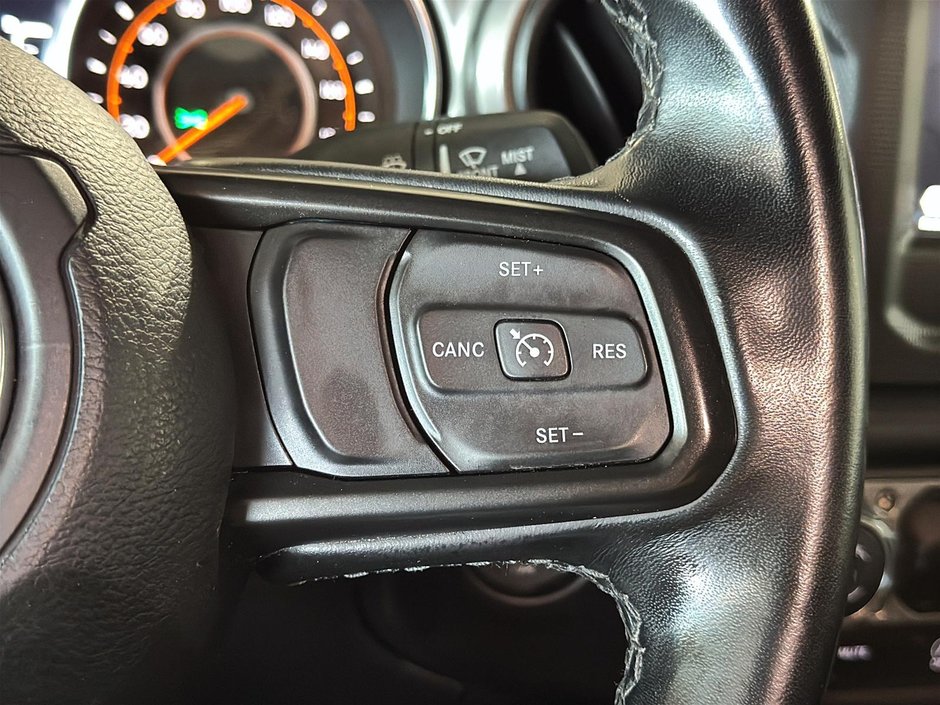 Jeep Wrangler WILLYS CAM BLUETOOTH TREUIL 2021-35