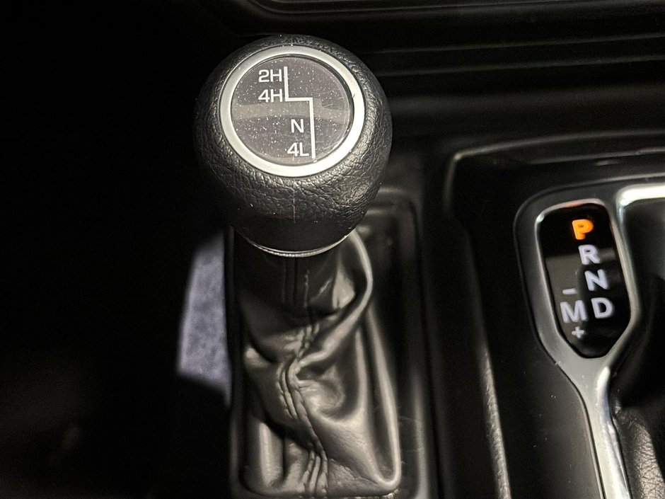 Jeep Wrangler Willys Sport 3.6 V6 AUT. SIEGES CHAUFFANTS CAM GPS 2023-30