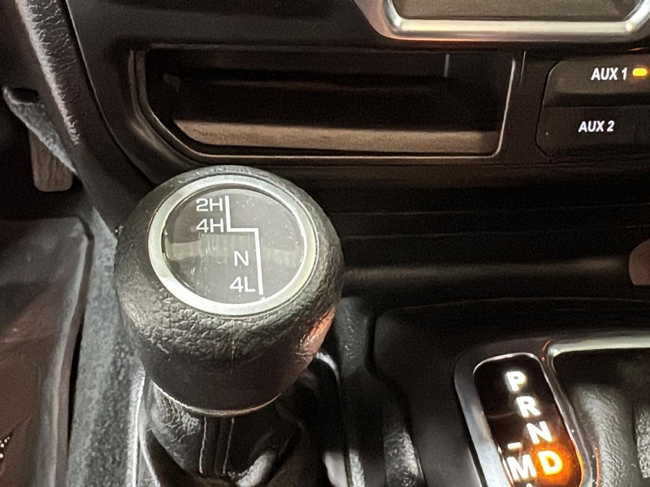 Jeep Wrangler WILLYS SPORT AWD 6CYL CARPLAY CAM 2023-38