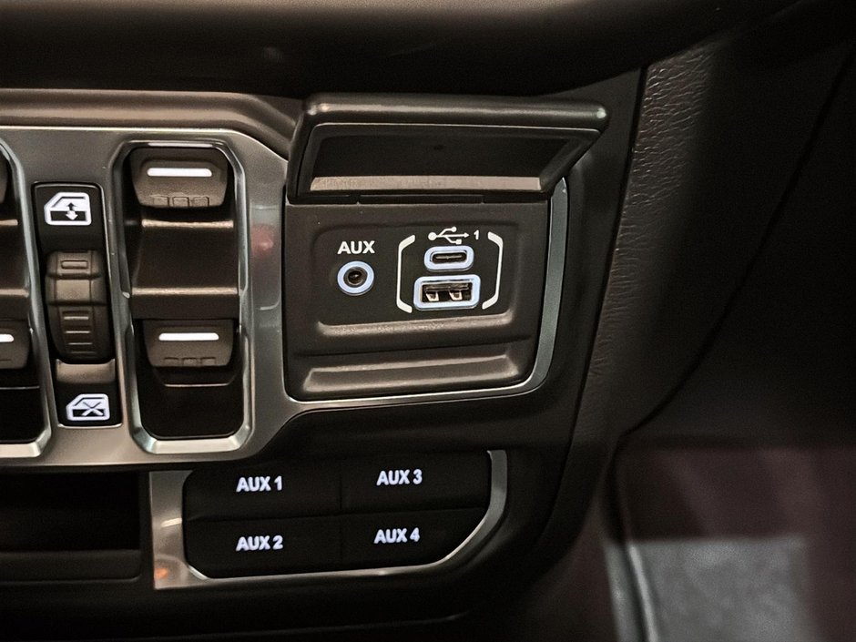 Jeep Wrangler SAHARA GPS CARPLAY SIEGES CHAUFFANTS GPS 2023-39