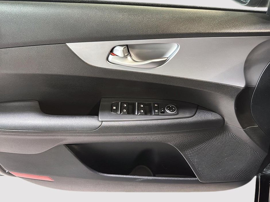 Kia Forte LX BAS KM CLIM SIEGES ET VOLANT CHAUFFANTS CARPLAY 2023-15
