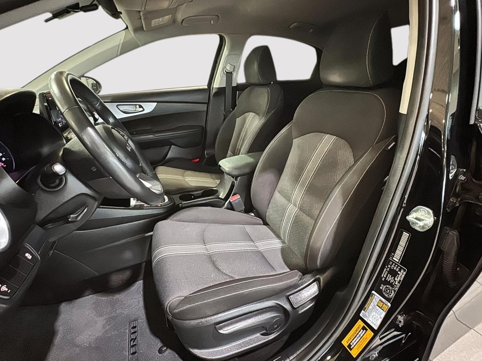 Kia Forte LX BAS KM CLIM SIEGES ET VOLANT CHAUFFANTS CARPLAY 2023-16