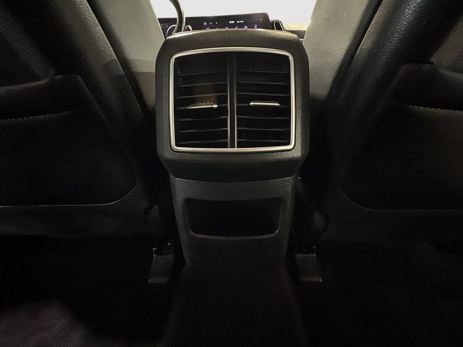 Kia Sportage Plug-In Hybrid SX TOIT PANO CUIR ROUGE GPS CARPLAY 2023-43
