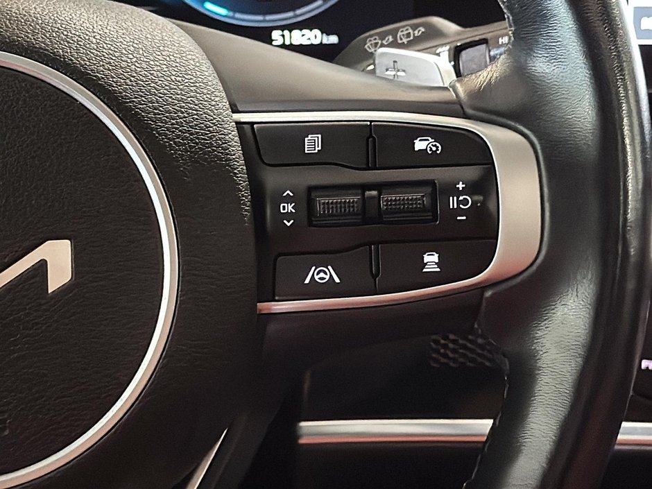 Kia Sportage Plug-In Hybrid SX TOIT PANO CUIR ROUGE GPS CARPLAY 2023-38