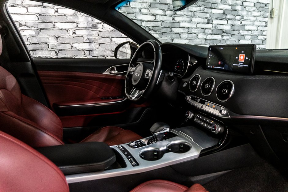 Kia Stinger GT LIMITED TOIT INT ROUGE NAVI CUIR HARMAN-KARDON 2023-32