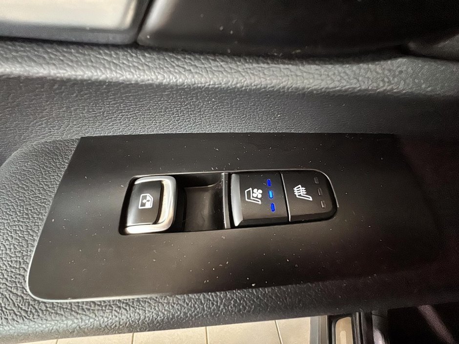 Kia Telluride SX LIMITED 7 PASSAGERS TOIT CAM GPS CUIR CHAUFFANT 2023-42