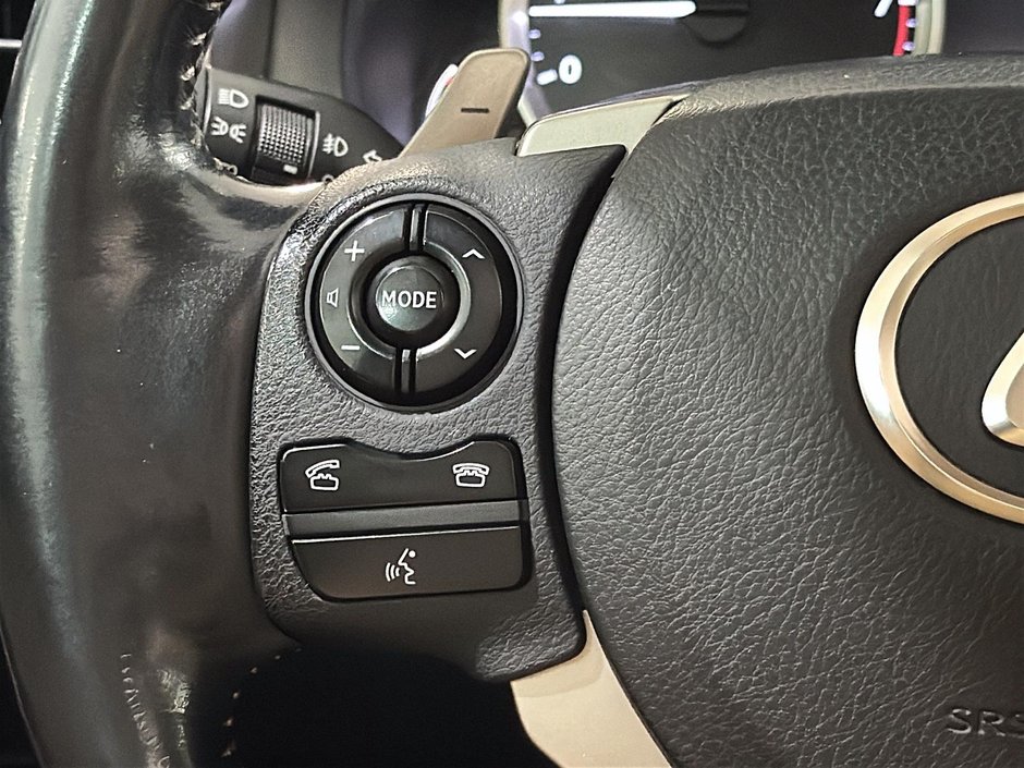 Lexus IS 250 PREMIUM AWD CUIR TOIT OUVRANT SIEGES ELECTRIQUES 2015-28