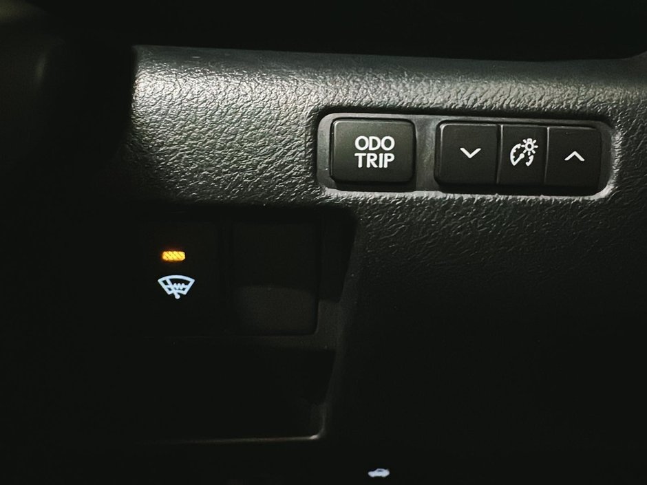 Lexus IS 250 PREMIUM AWD CUIR TOIT OUVRANT SIEGES ELECTRIQUES 2015-33