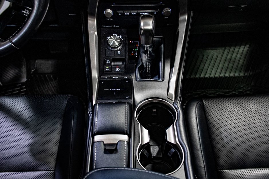 Lexus NX 300 AWD TOIT OUVRANT CUIR NAVIGATION MAGS 2018-30