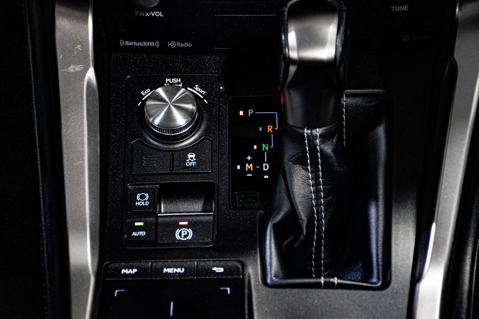 Lexus NX 300 AWD TOIT OUVRANT CUIR NAVIGATION MAGS 2018-31