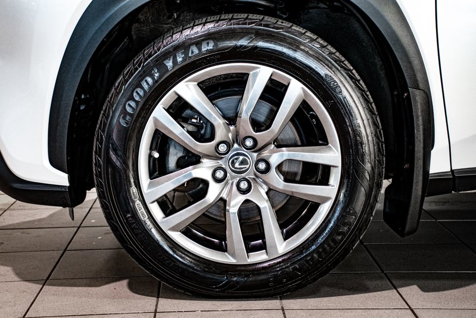 Lexus NX 300 AWD TOIT OUVRANT CUIR NAVIGATION MAGS 2018-10