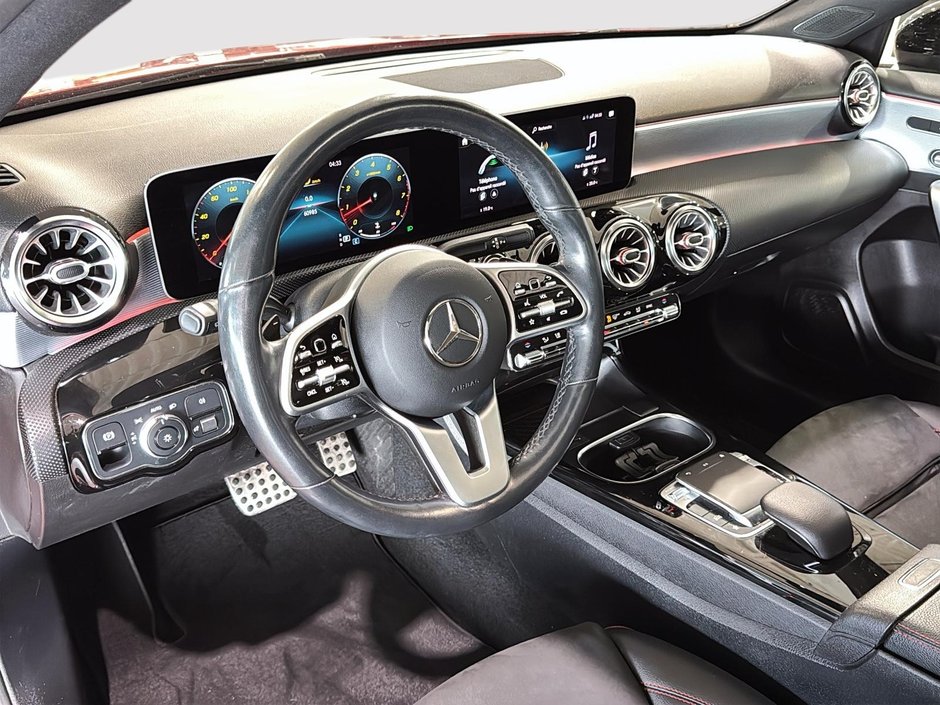 Mercedes-Benz A-Class A 220 4MATIC AMG TOIT PANO CARPLAY CUIR 2020-4