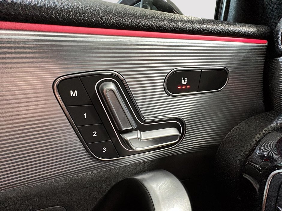 Mercedes-Benz A-Class A 220 4MATIC AMG TOIT PANO CARPLAY CUIR 2020-34