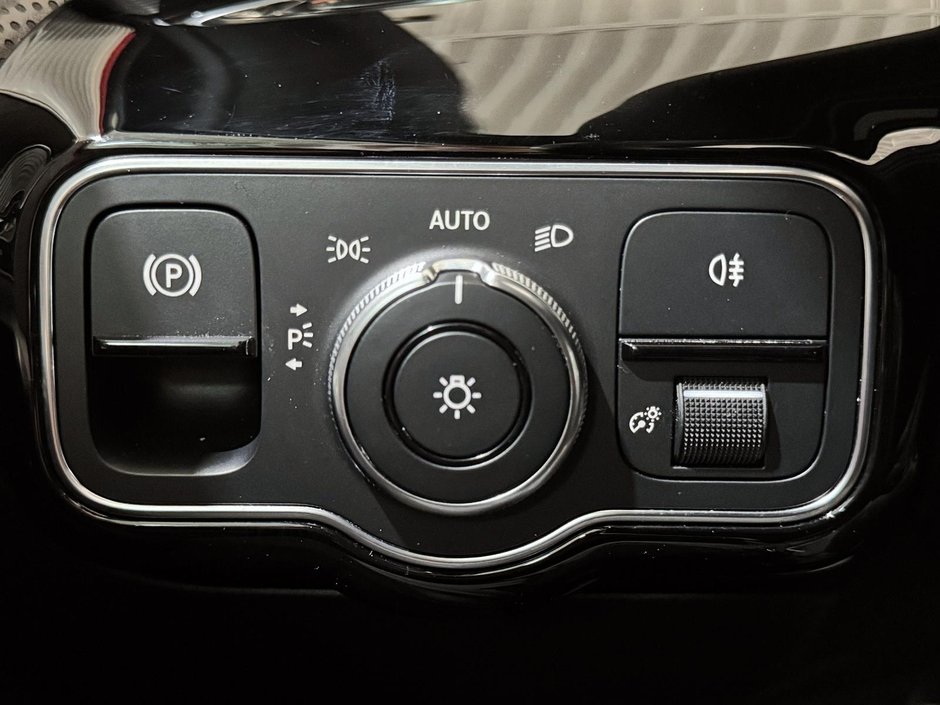 Mercedes-Benz A-Class A 250 HATCHBACK AMG 4MATIC PREMIUM PACK 2020-38