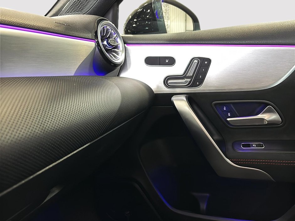 Mercedes-Benz A-Class A 220 4MATIC AMG Night Package, TOIT CUIR 2022-21