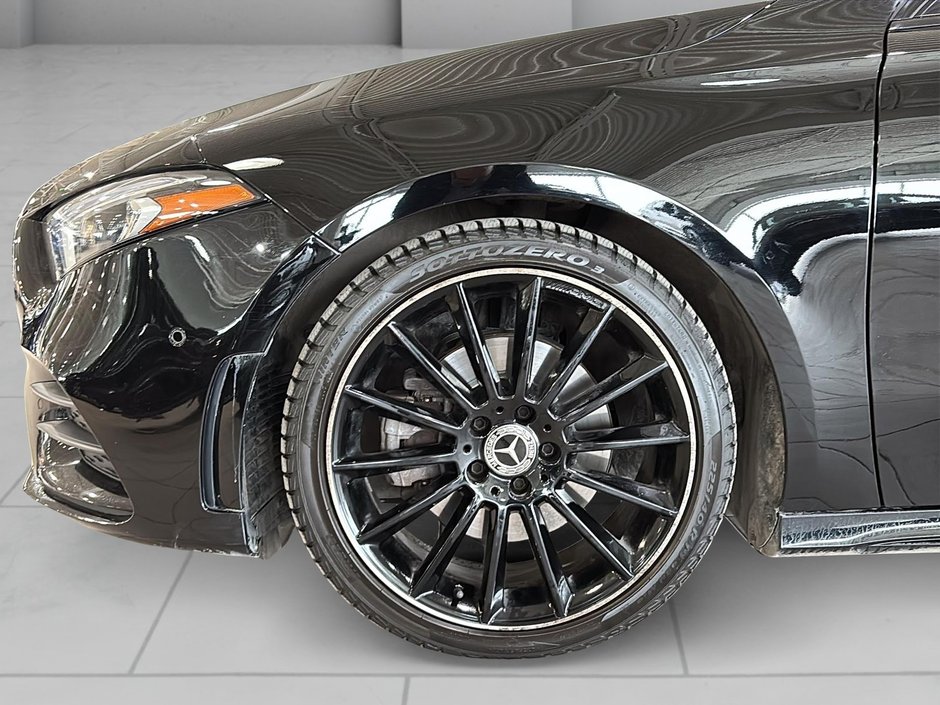 Mercedes-Benz A-Class A 220 4MATIC AMG Night Package, TOIT CUIR 2022-6