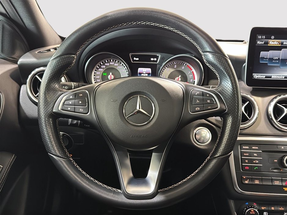 Mercedes-Benz GLA 250 4MATIC CARPLAY TOIT PANORAMIQUE CUIR 2017-31