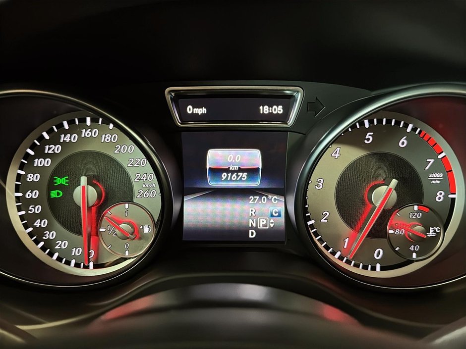 Mercedes-Benz GLA 250 4MATIC CARPLAY TOIT PANORAMIQUE CUIR 2017-34