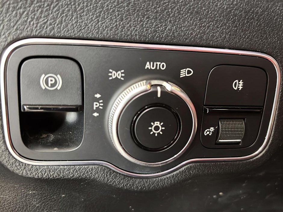 Mercedes-Benz GLA 35 AMG NIGHT TOIT CARPLAY GPS 2021-28