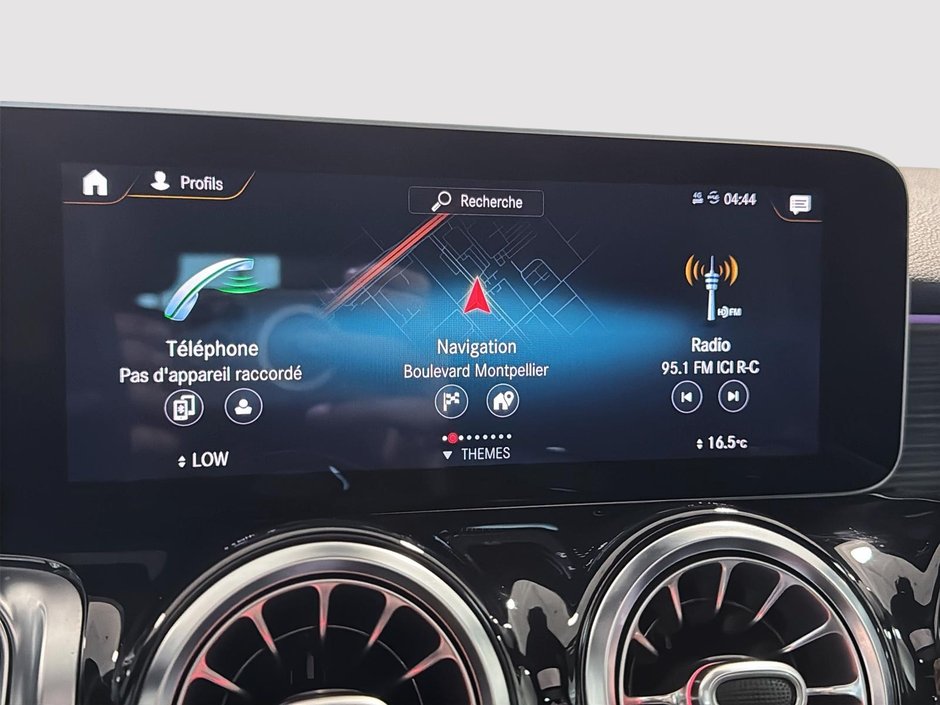 Mercedes-Benz GLB AMG GLB 35 AWD TOIT PANO CUIR SON BURMESTER 2021-28