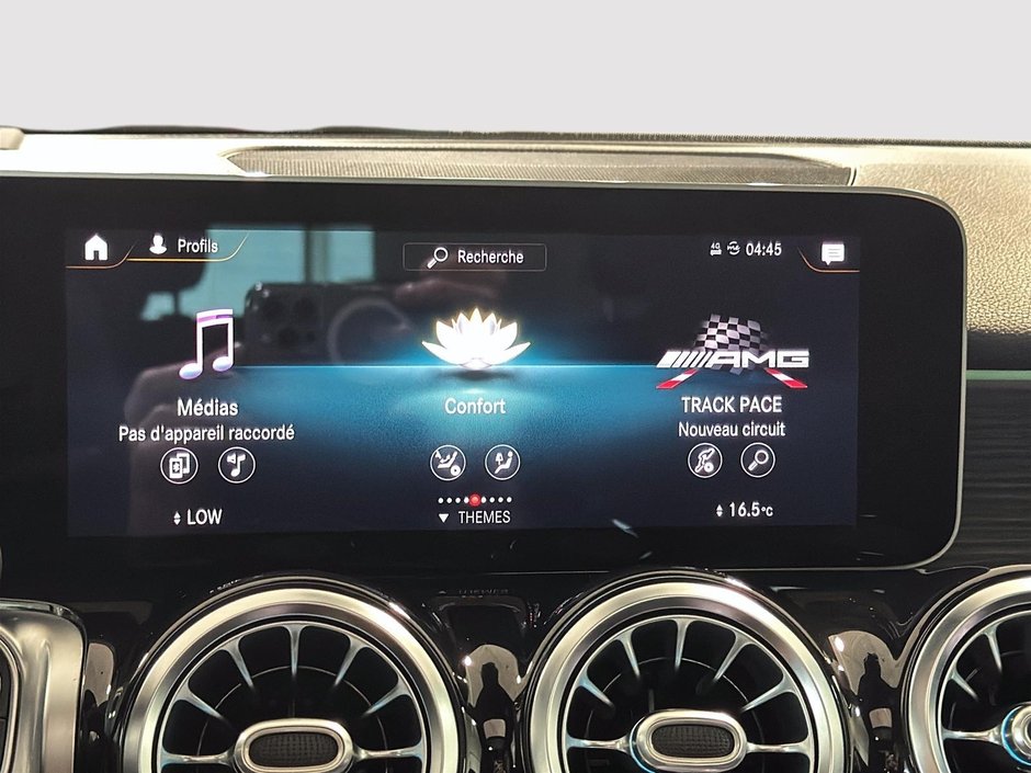 Mercedes-Benz GLB AMG GLB 35 AWD TOIT PANO CUIR SON BURMESTER 2021-29