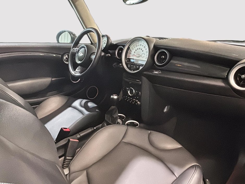 2012 MINI COOPER S HARDTOP TOIT HARMAN KARDON CUIR MAGS-12