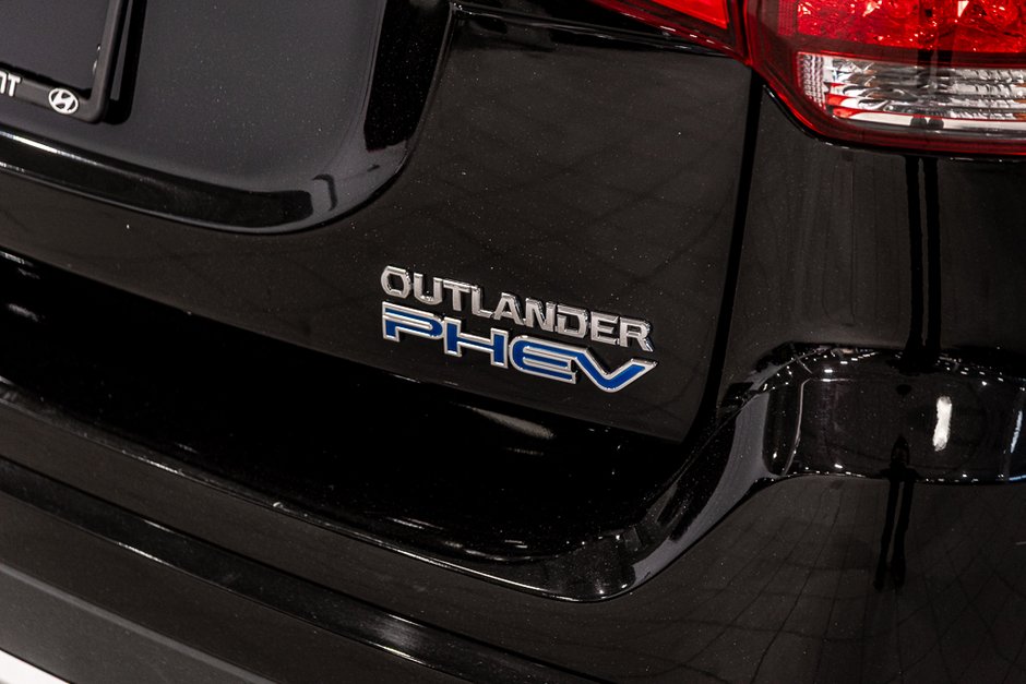 Mitsubishi Outlander PHEV SE AWD CUIR & SUEDE CAMERA KEYLESS 2018-14