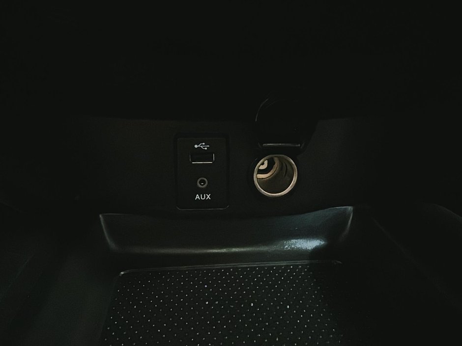 Nissan Qashqai SV CAM TOIT OUVRANT SIEGES CHAUFFANTS 2017-35
