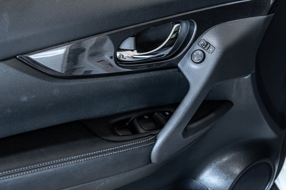 Nissan Rogue SV AWD DÉMARREUR DISTANCE TOIT OUVRANT CAMERA 2017-16