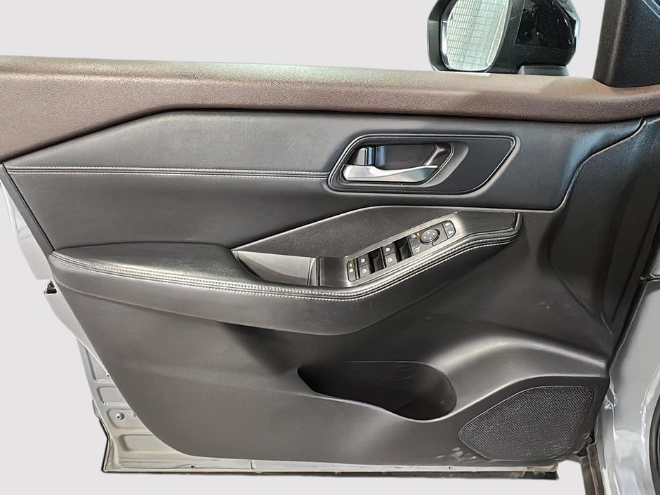 Nissan Rogue SV MIDNIGHT AWD TOIT CARPLAY CHAUFFANTS CAM360 2023-13