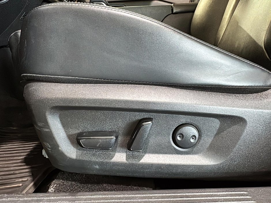 Nissan Rogue SV MIDNIGHT AWD TOIT CARPLAY CHAUFFANTS CAM360 2023-15