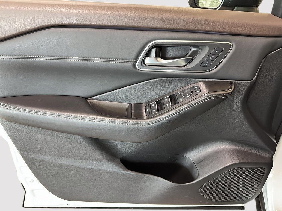 Nissan Rogue PLATINUM BAS KM AWD CUIR CAM360 TOIT PANORAMIQUE 2023-19