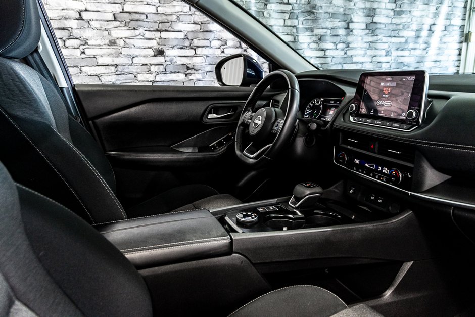Nissan Rogue SV TOIT OUVRANT SIEGES CHAUFFANTS CARPLAY ANDROID 2024-16