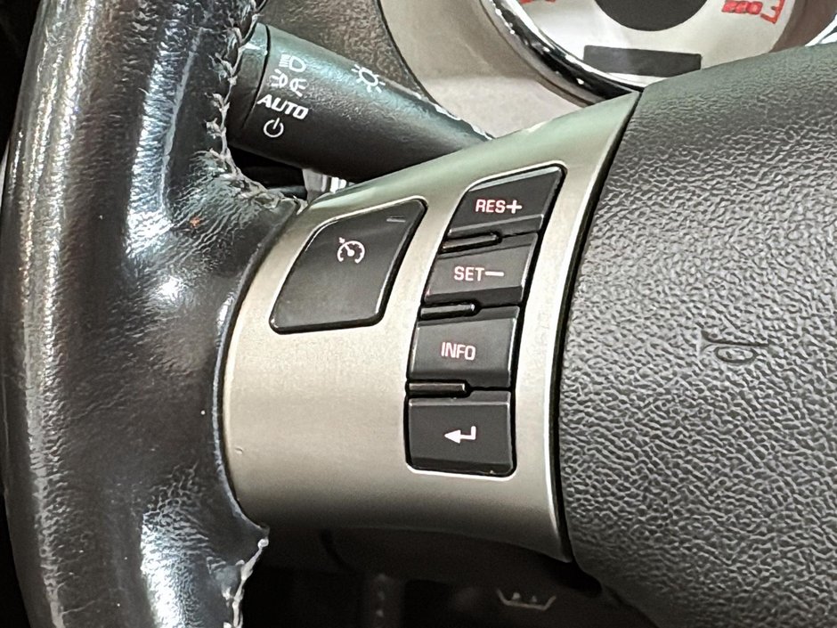 Pontiac Solstice TOIT AMOVIBLE TOILE CUIR CLIMATISATION MAGS 2007-26