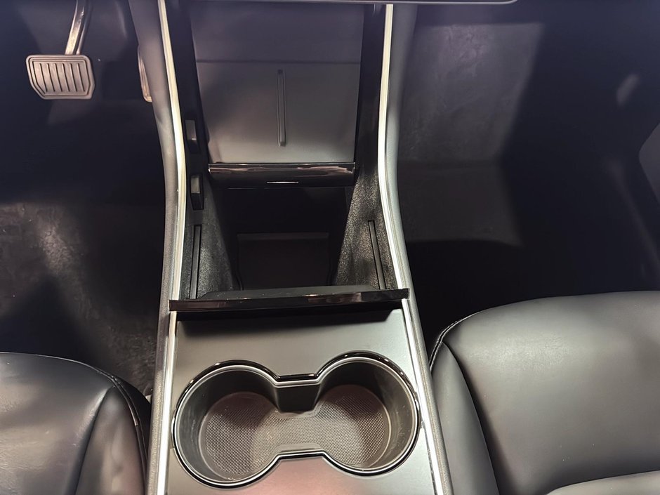 Tesla Model Y LONG RANGE AWD TOIT GPS CAM 360 NAV 2021-26