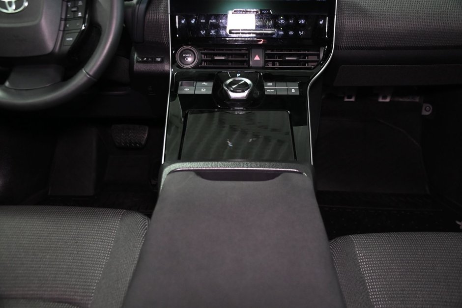 Toyota bZ4X SIEGES ET VOLANTS CHAUFFANTS AIR CLIMATISÉE FWD 2023-36