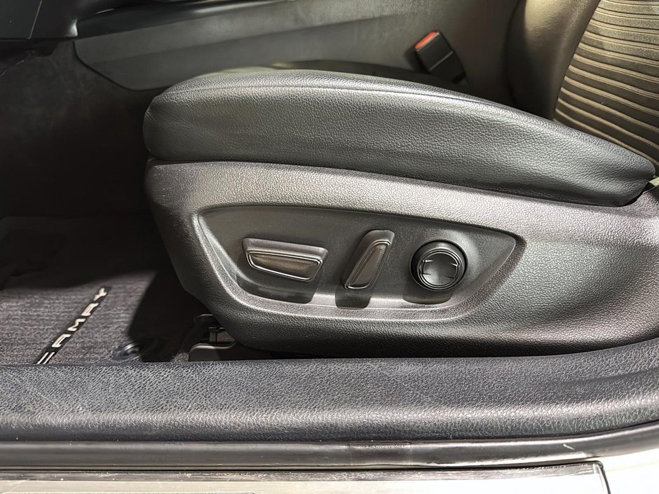 Toyota Camry SE CUIR SIEGE ELECTRIQUE CLIM AUTO MAGS 2020-20
