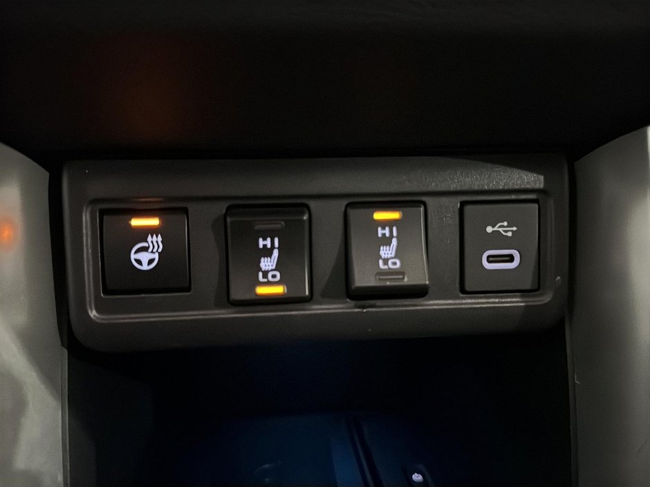 Toyota Corolla Cross XLE AWD GPS CARPLAY TOIT CUIR 2023-30