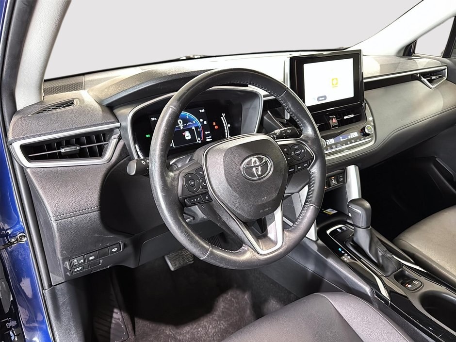 Toyota Corolla Cross XLE AWD GPS CARPLAY TOIT CUIR 2023-11
