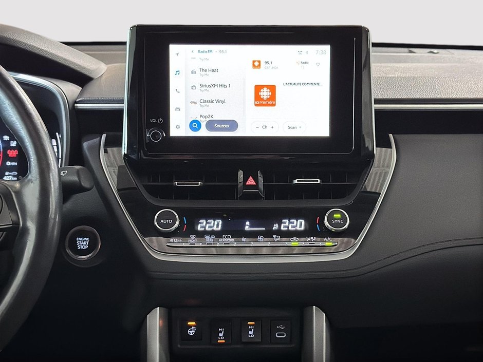 Toyota Corolla Cross XLE AWD GPS CARPLAY TOIT CUIR 2023-19