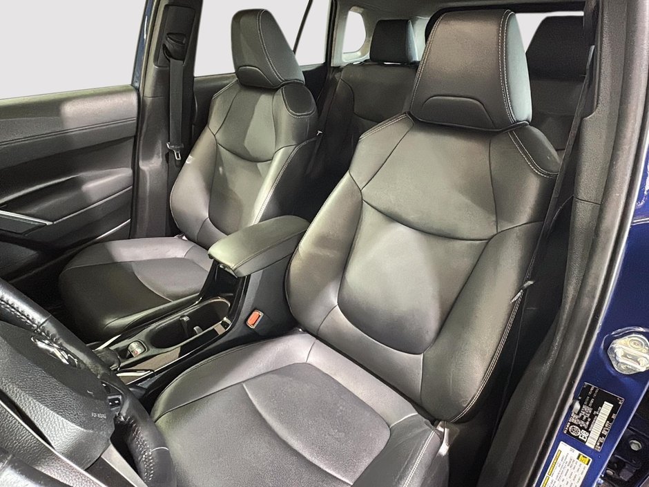 Toyota Corolla Cross XLE AWD GPS CARPLAY TOIT CUIR 2023-14