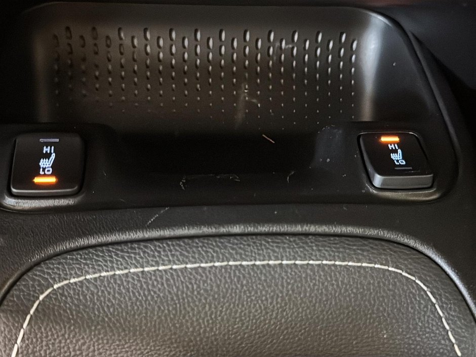 Toyota Corolla Hatchback SE CARPLAY SIEGES CHAUFFANTS CAM 2022-36