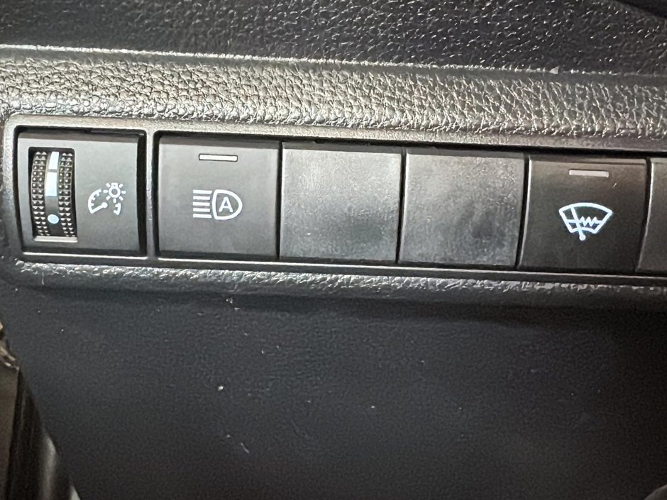 Toyota Corolla Hatchback SE CARPLAY SIEGES CHAUFFANTS CAM 2022-35