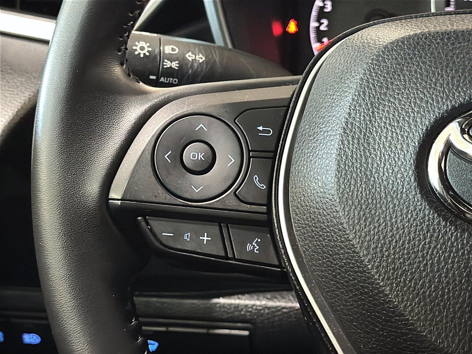 Toyota Corolla Hatchback SE CARPLAY SIEGES CHAUFFANTS CAM 2022-32