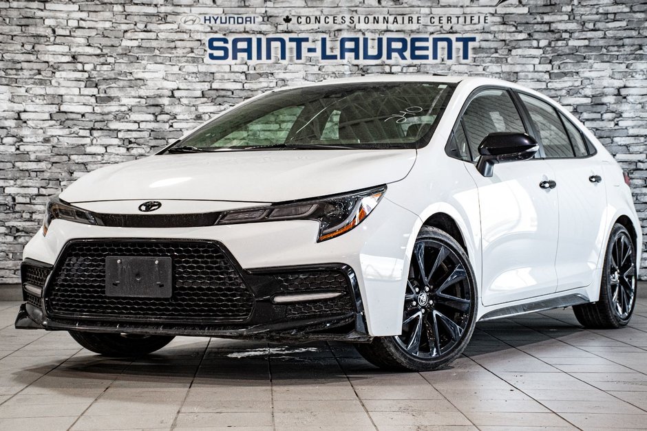 Toyota Corolla SE TOIT OUVRANT SIEGES ET VOLANT CHAUFFANTS A/C 2022-0