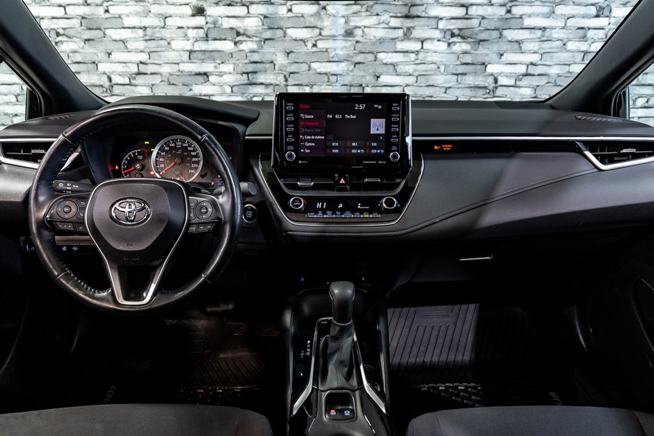 Toyota Corolla SE UPGRADE TOIT SIEGES CHAUFFANT  JANTES 18 POUCES 2022-2
