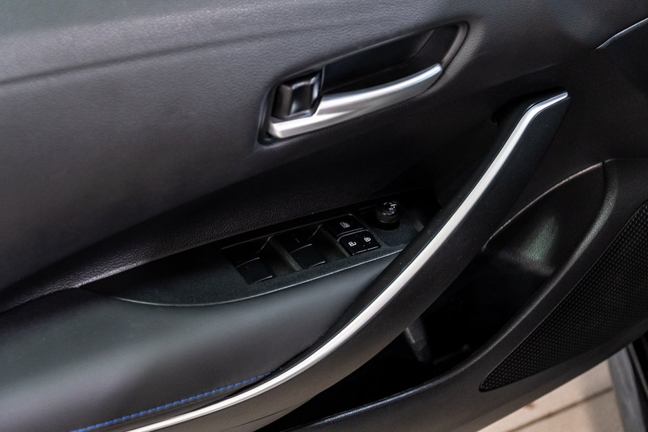 Toyota Corolla SE UPGRADE TOIT SIEGES CHAUFFANT  JANTES 18 POUCES 2022-15