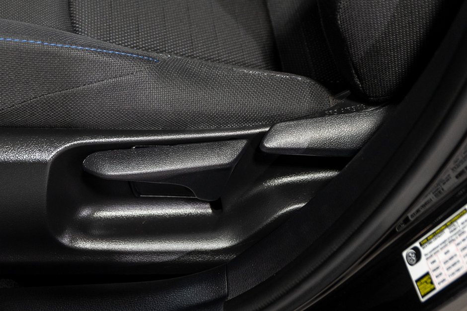 Toyota Corolla SE UPGRADE TOIT SIEGES CHAUFFANT  JANTES 18 POUCES 2022-17